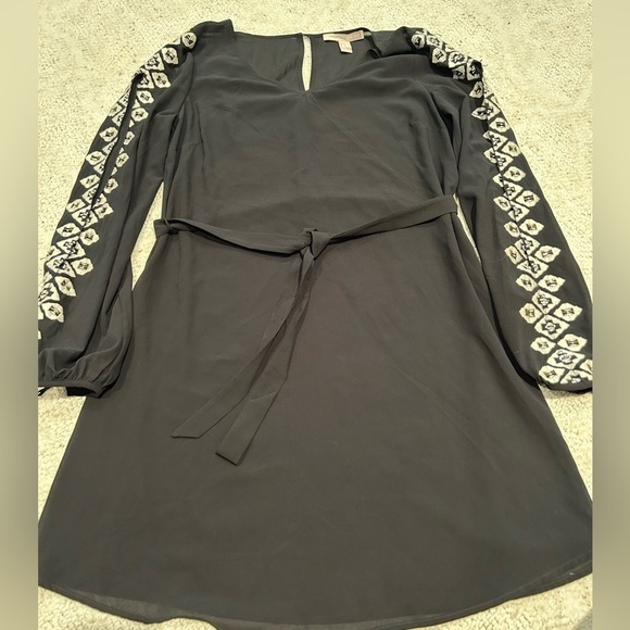 FOREVER 21 Contemporary Sheer Black Embroidered Split Sleeve Dress Size S - Picture 1 of 8